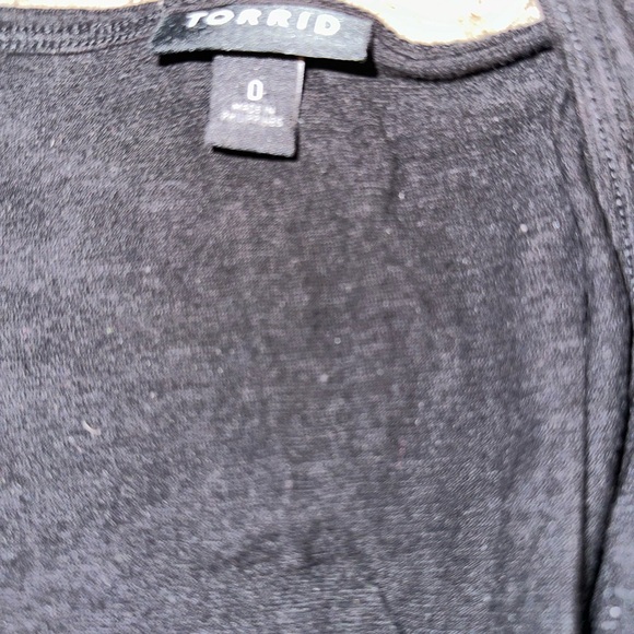 Gently used Torrid size 0 (12) top. - Picture 4 of 4